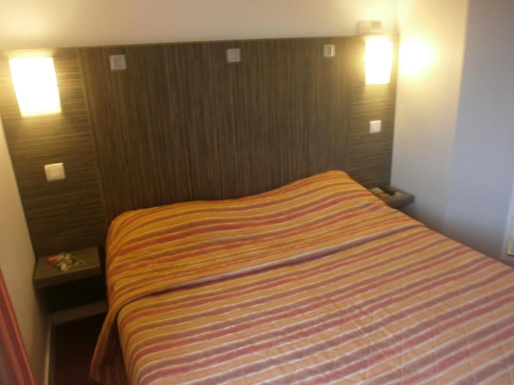 קוארס Fasthotel Toulon מראה חיצוני תמונה