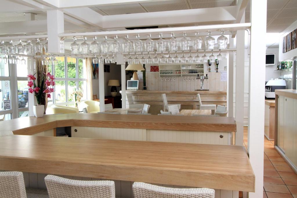 קוארס Fasthotel Toulon מראה חיצוני תמונה